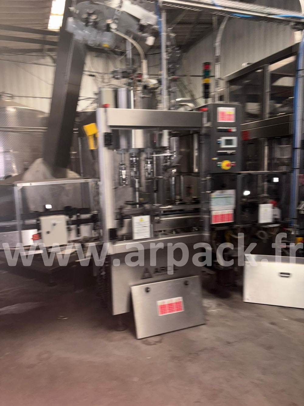 Capsuleuse à vis 7 000 bouteilles/heures