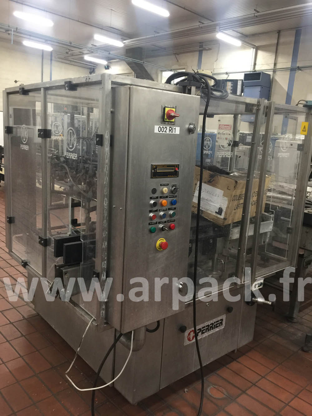 Rinceuse de bouteilles Perrier