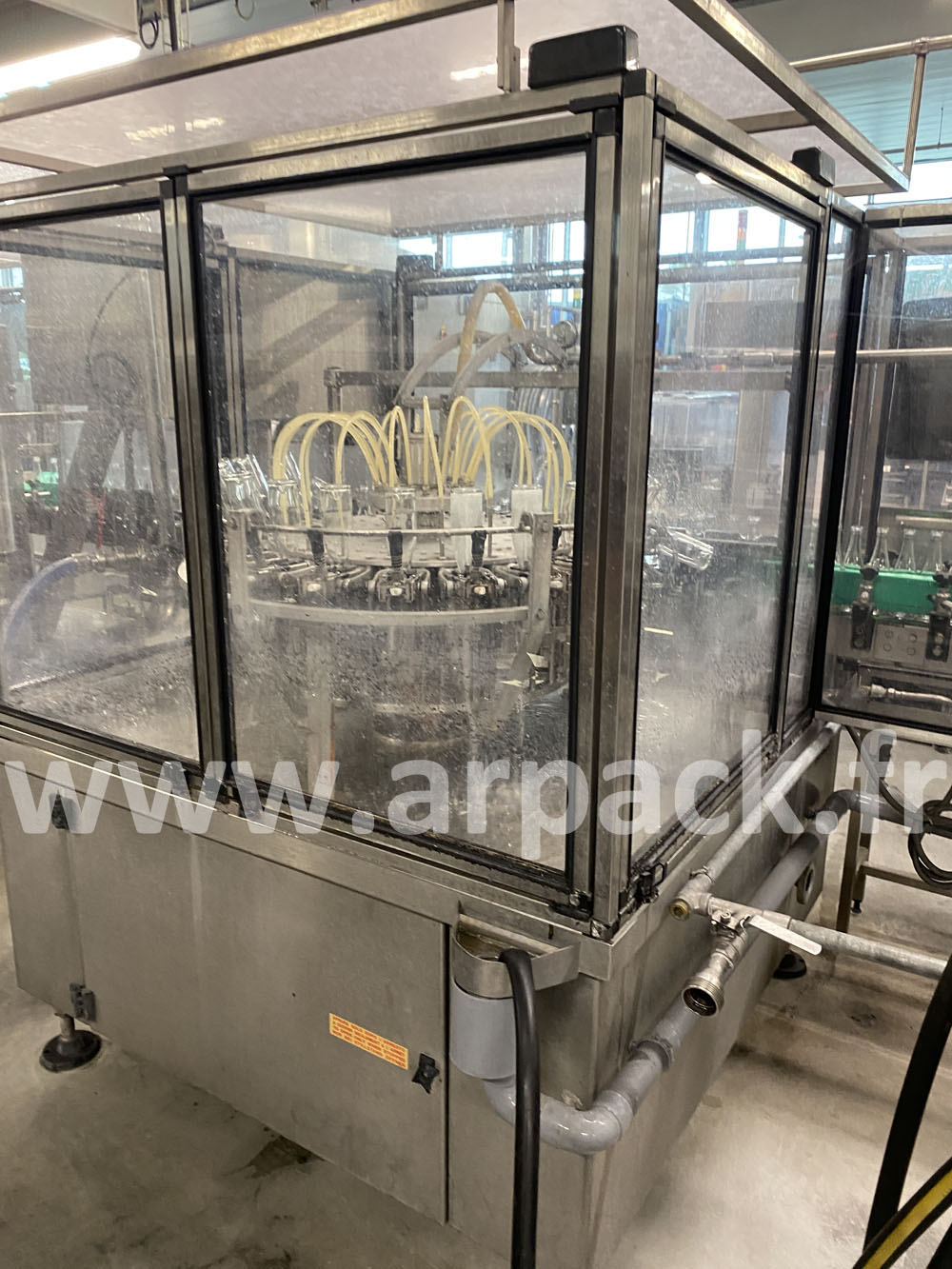 Rinceuse de bouteilles champenoises