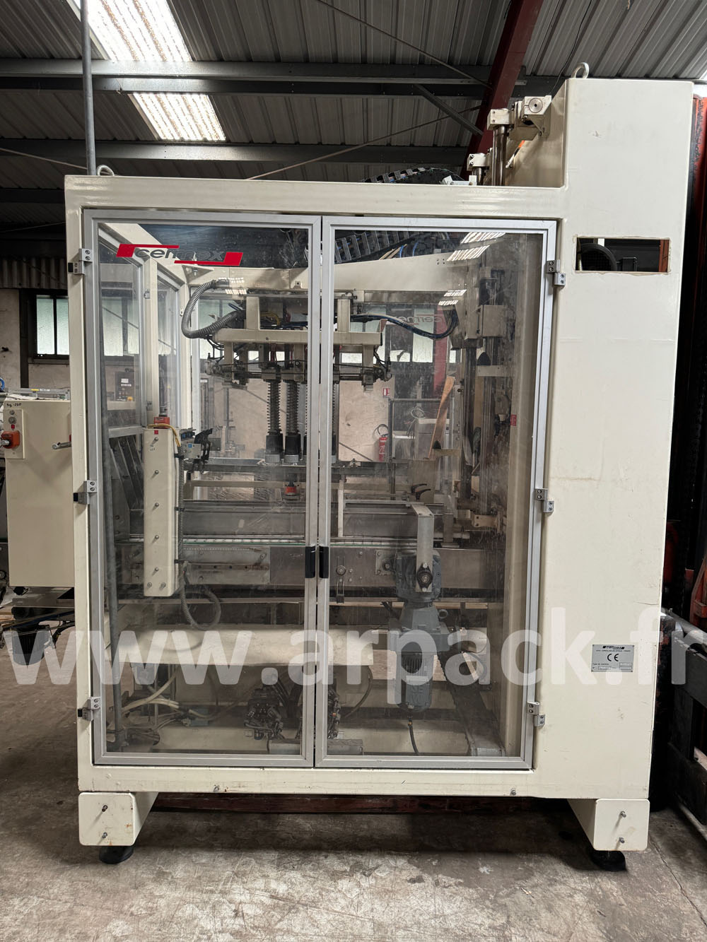 Encaisseuse verticale Cermex 6000 bouteilles par heure