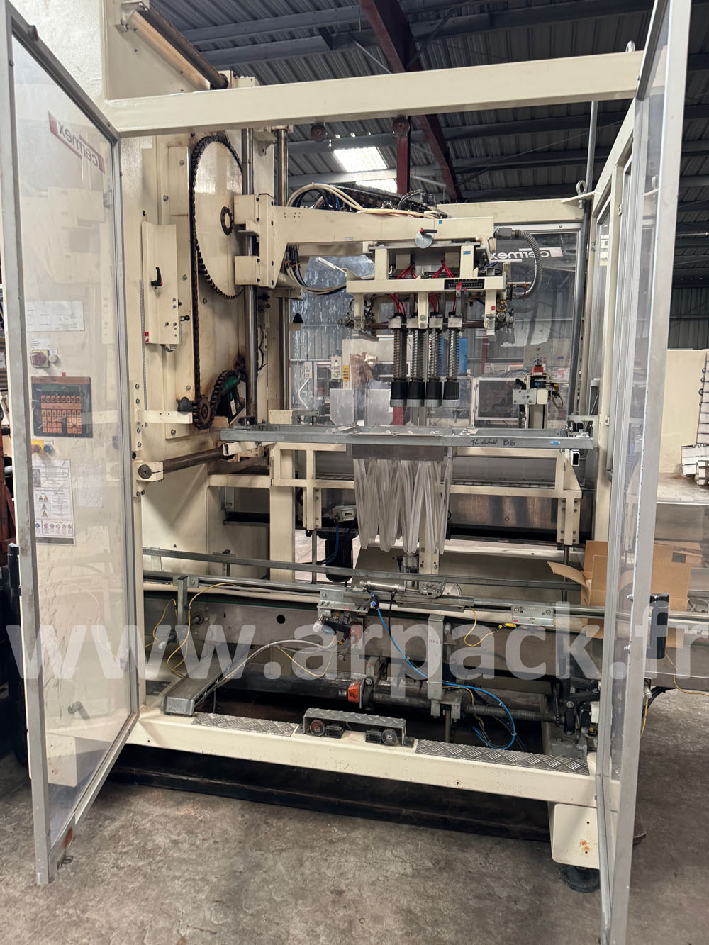 Encaisseuse verticale Cermex 6000 bouteilles par heure