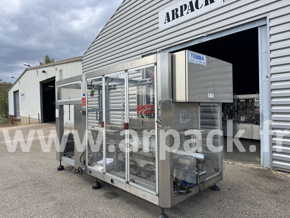 Formeuse encaisseuse APE 8000 bouteilles par heure