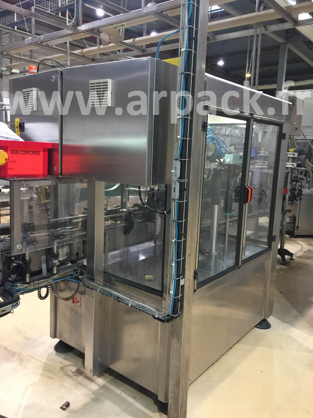 Distributeur de capsules de surbouchage 